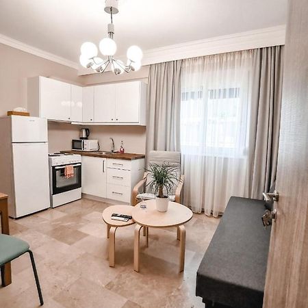 Tip Top Apartment Chalkís Buitenkant foto